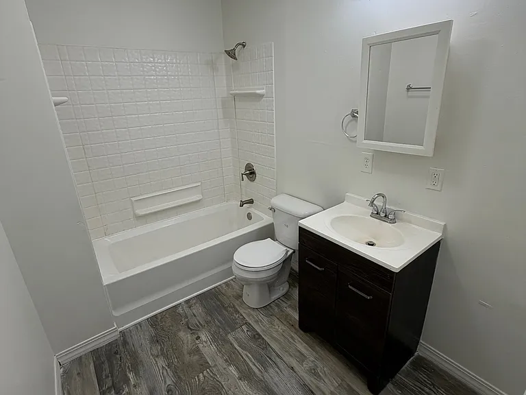 1203 W Bradley Ave — Photo 4