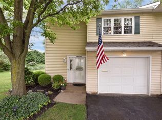 1760 Walnut Ln, Rocky River, OH