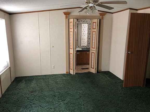 4th image of 252 Lakeside Dr #124
