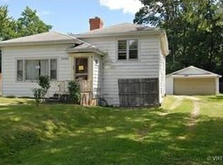 32999 N Rolling Hills Rd, Grayslake, IL 60030