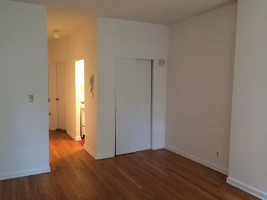 Rented by Acacia Realty | media 18