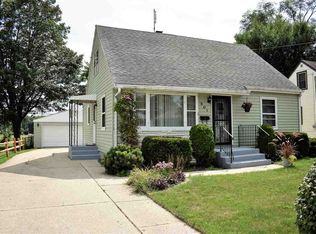 801 Renrose Ave, Loves Park, IL 61111