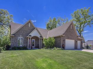 111 Griffith Ct, Waukesha, WI 53188