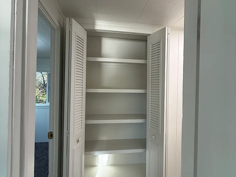 635 Washington Ave — Photo 18