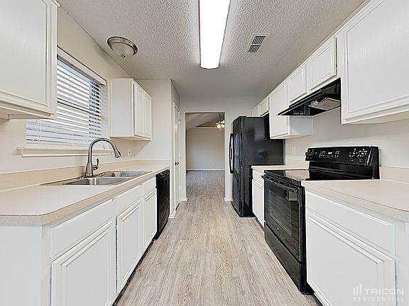 5th image of 2424 Ensenada Ln