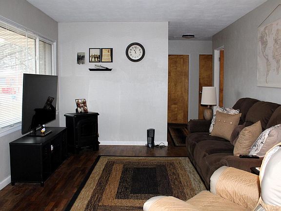 3rd image of 1511 N College St