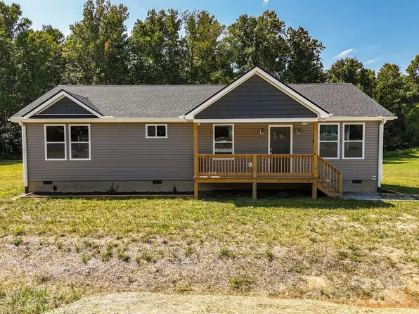 234 Tuttle Rd, Hendersonville, NC 28792