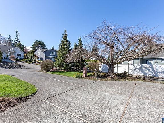 5th image of 170 Hurricane Ridge Dr