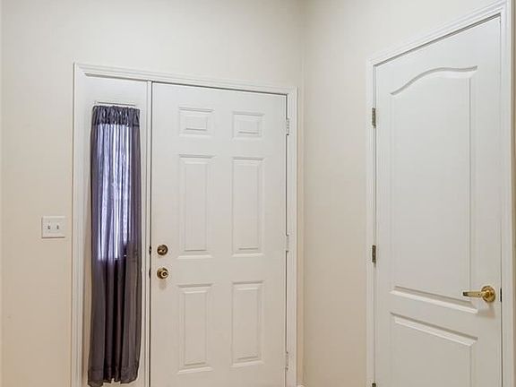 2nd image of 3564 Sequoia Dr