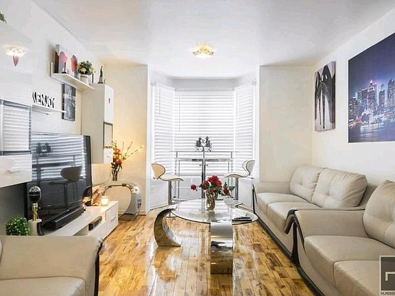 4th image of 620 Willoughby Ave APT 3