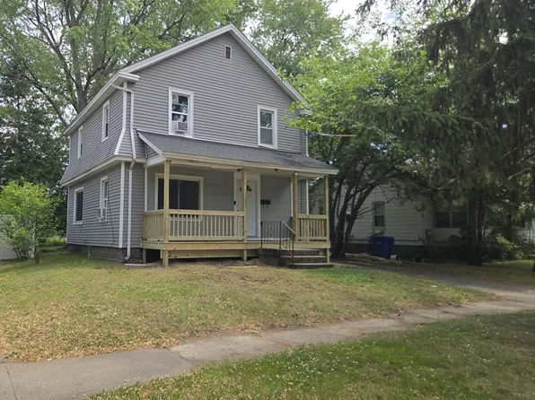 49 Corona St, Springfield, MA 01104
