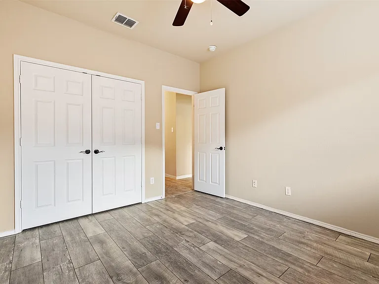 504 Teal Ln — Photo 14