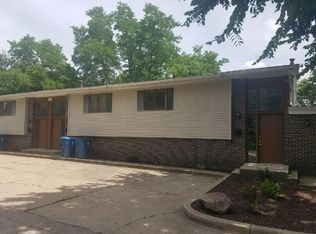 2208 State St, Peru, IL 61354