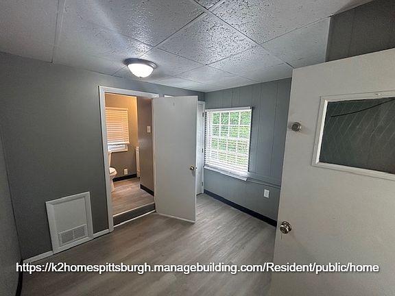 3rd image of 626 Castle Ave