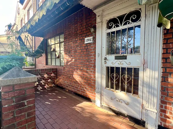 1746 Gerritsen Avenue image 2 of 7