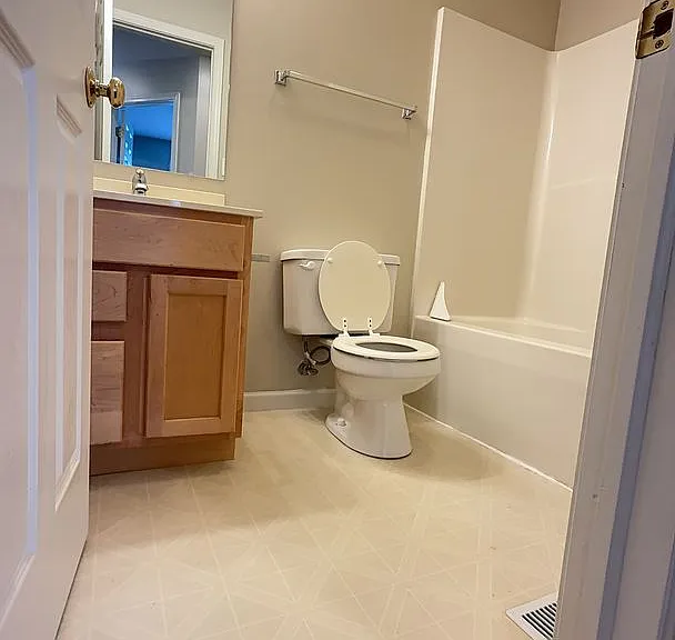2616 E Oaklawn Ct — Photo 10