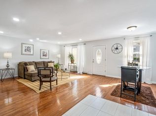 15 Iroquois Ave, Selden, NY 11784
