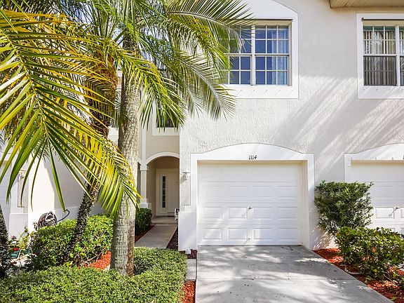 3rd image of 1114 Woodfield Court