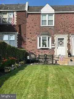 3rd image of 1002 Brookwood Ln