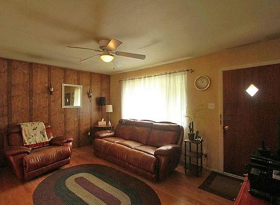 2nd image of 123 Hillcrest Dr