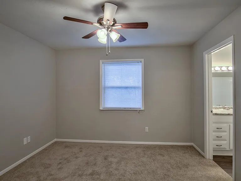 120 Valencia Dr #13 — Photo 14