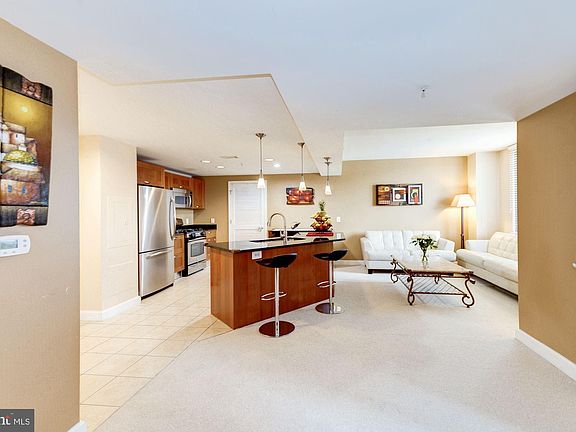 3rd image of 2451 Midtown Ave #1027