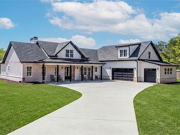 2nd image of 825 Arch Tanner Rd