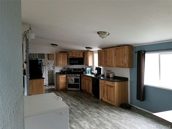 3rd image of 1121 Grand Fir Dr