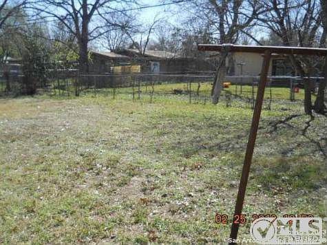 5th image of 4518 Creekmoor Dr