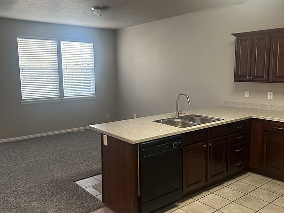 4th image of 532 W Birch Park Dr
