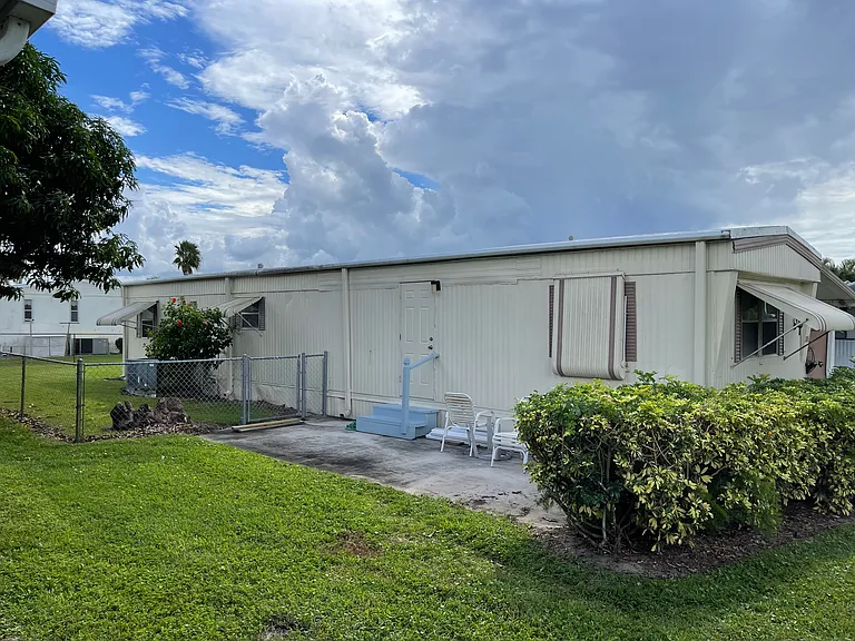 7036 SE Amendment St — Photo 3