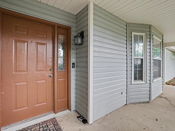 3rd image of 6742 Walden Cir