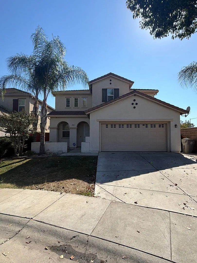 Corner Lot - 4 Bed 2 Bath !! — Photo 1