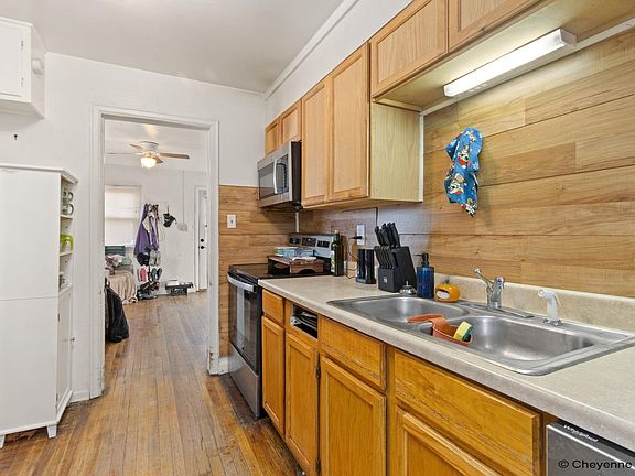 5th image of 515 E 3rd St