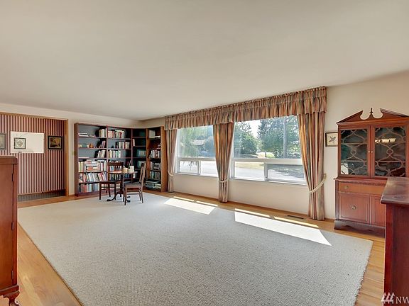 5th image of 7228 6th Ave SE
