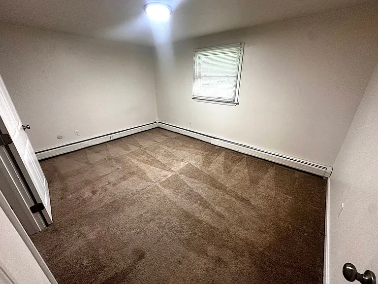 9 Emerald Dr #10 — Photo 4