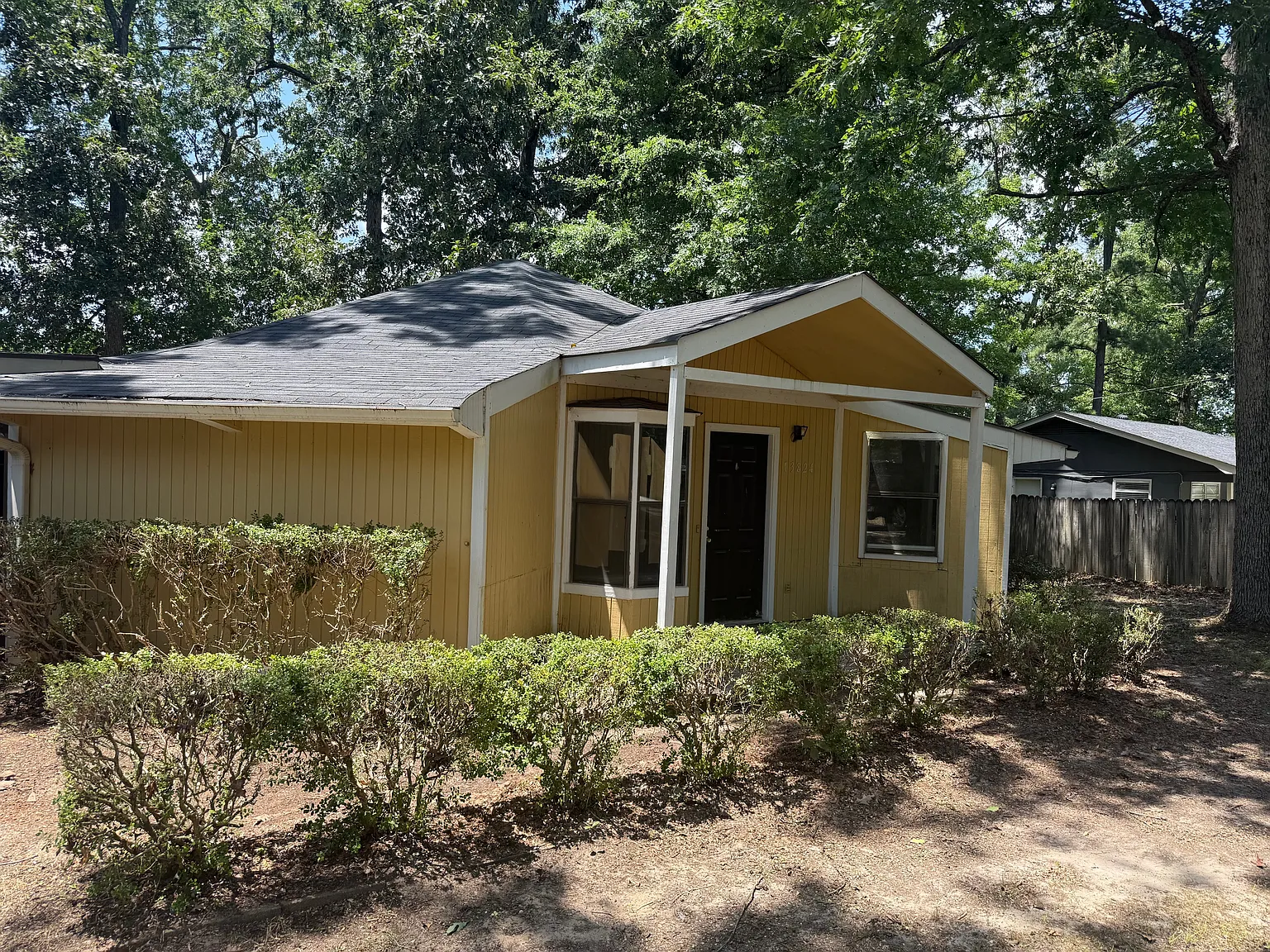 4 bed, 1200 sqft, $1,400 — Photo 1