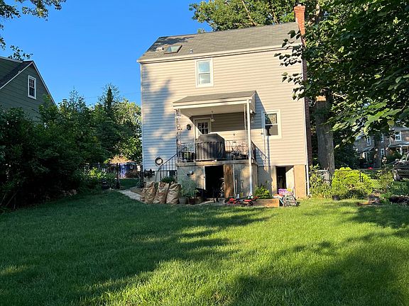 3rd image of 138 Sanford Ave