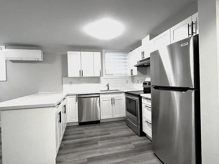 164 Penetanguishene Rd W #BSMNT — Photo 2