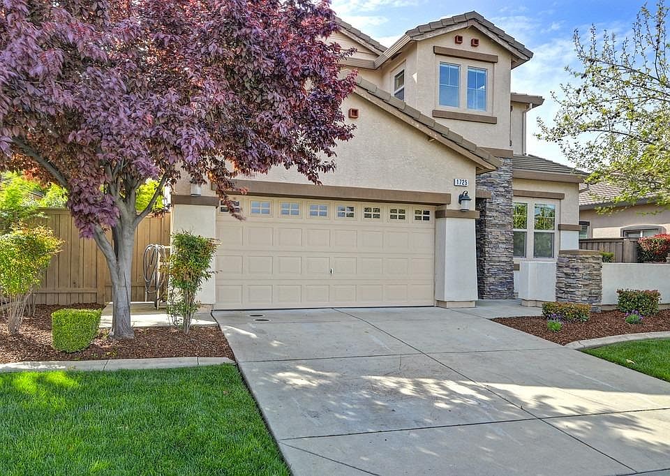 1st image of 1725 Adrienne Dr