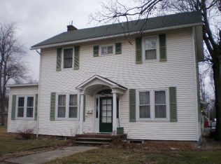 352 W Walnut St, Nappanee, IN 46550