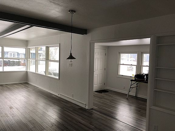 Front Door into Sun Room