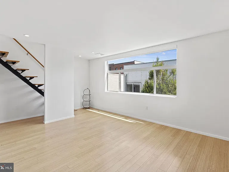 1123 N 3rd St — Photo 25
