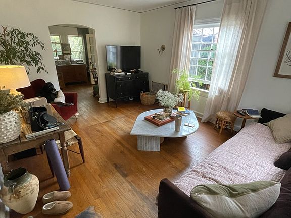 3rd image of 233 Wirt St NW