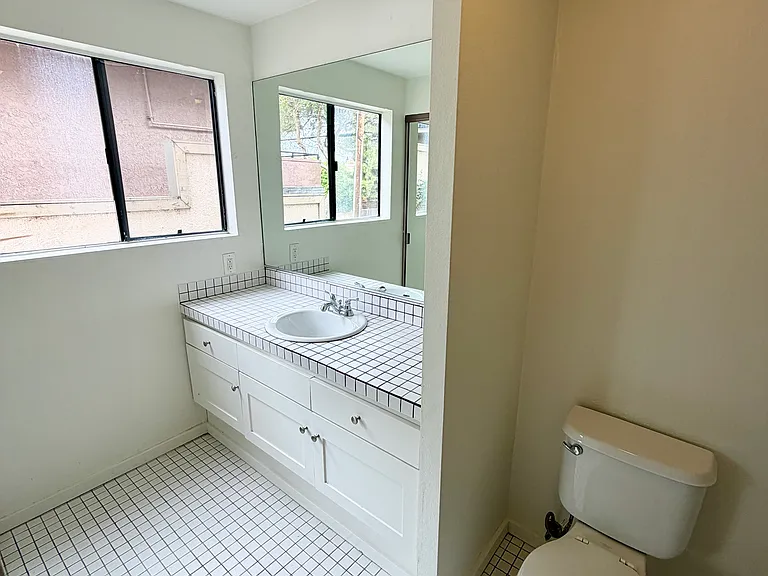 2525 E 19th St #10 — Photo 7