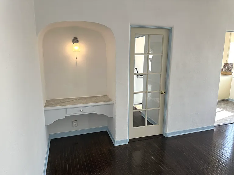 6138 1/2 Saturn St — Photo 7