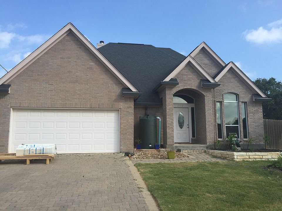 Beautiful 4 Bedroom home!