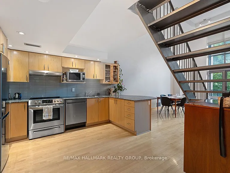 29 Main St #111 — Photo 7