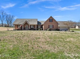 125 Gray Barn Dr, Troutman, NC 28166