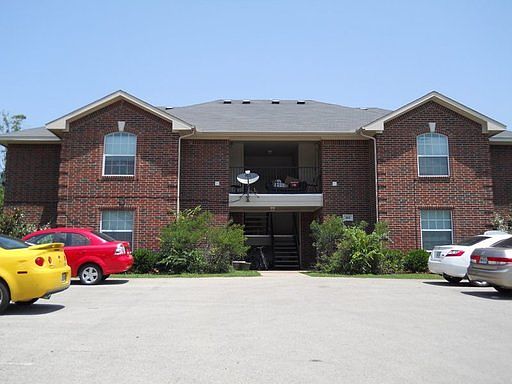 1st image of 404 Wells Ct Unit C
